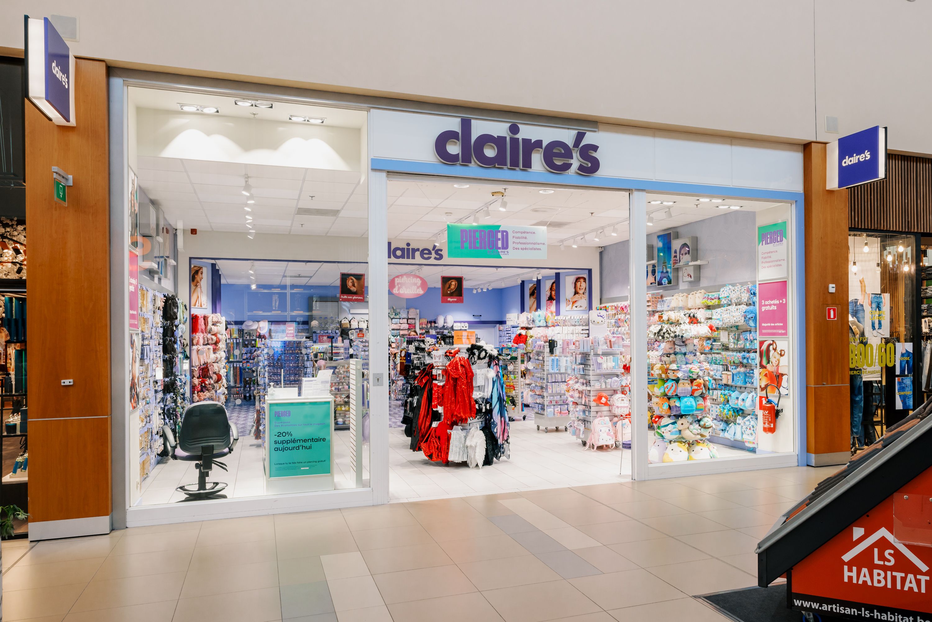 claires